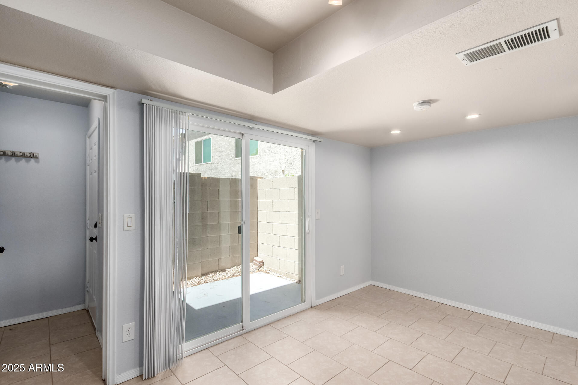 19601 N 7TH Street N, 1072