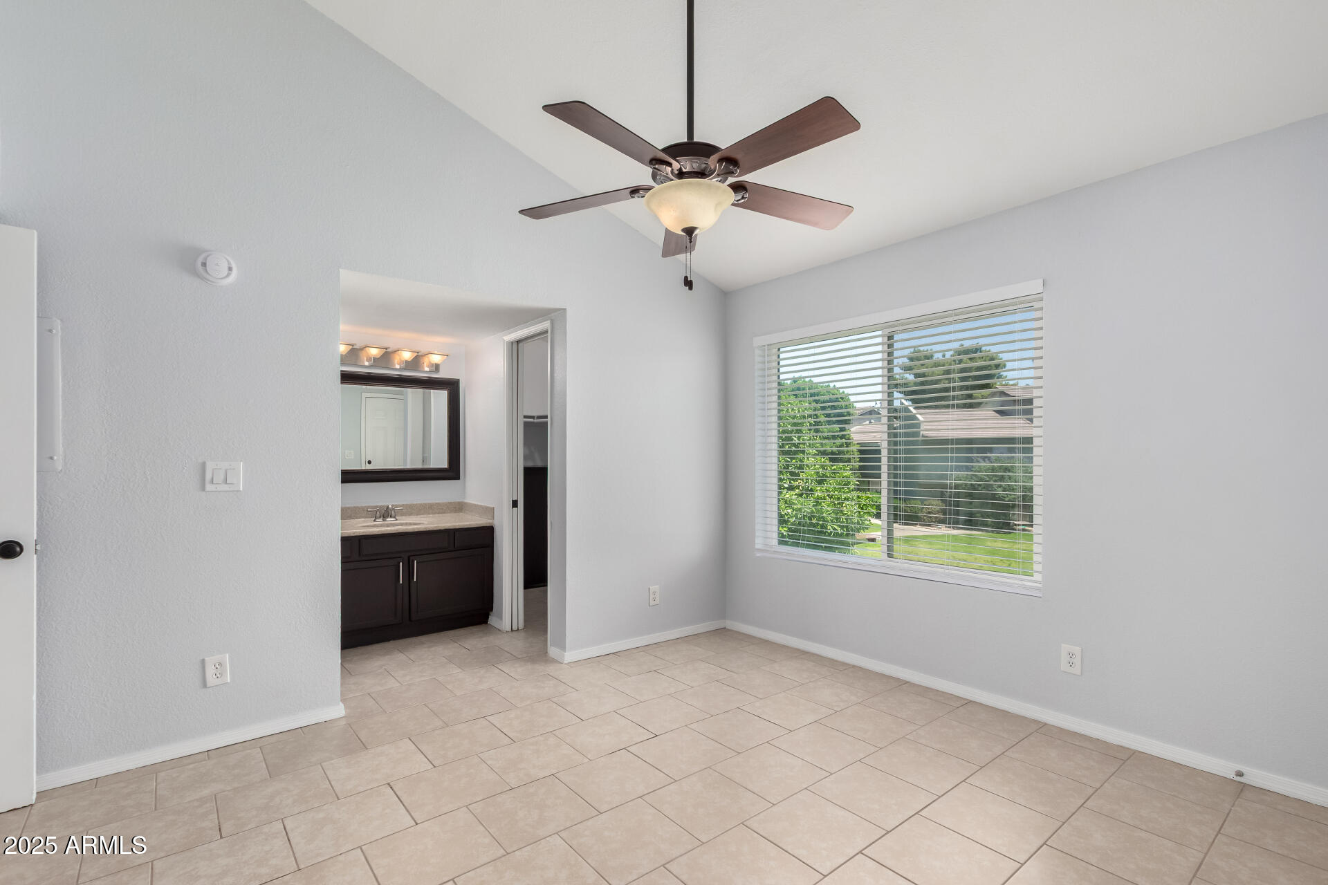 19601 N 7TH Street N, 1072