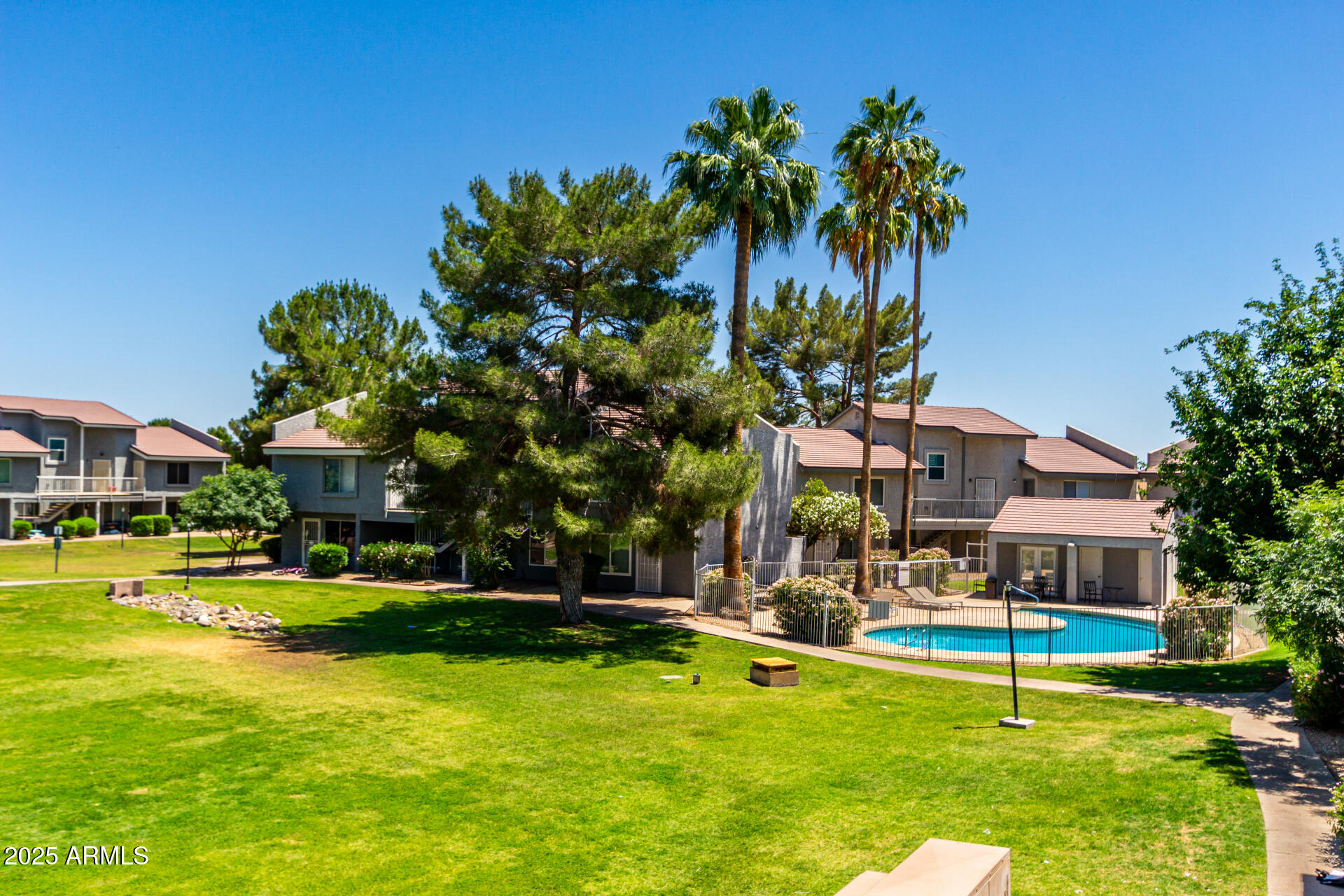 19601 N 7TH Street N, 1072