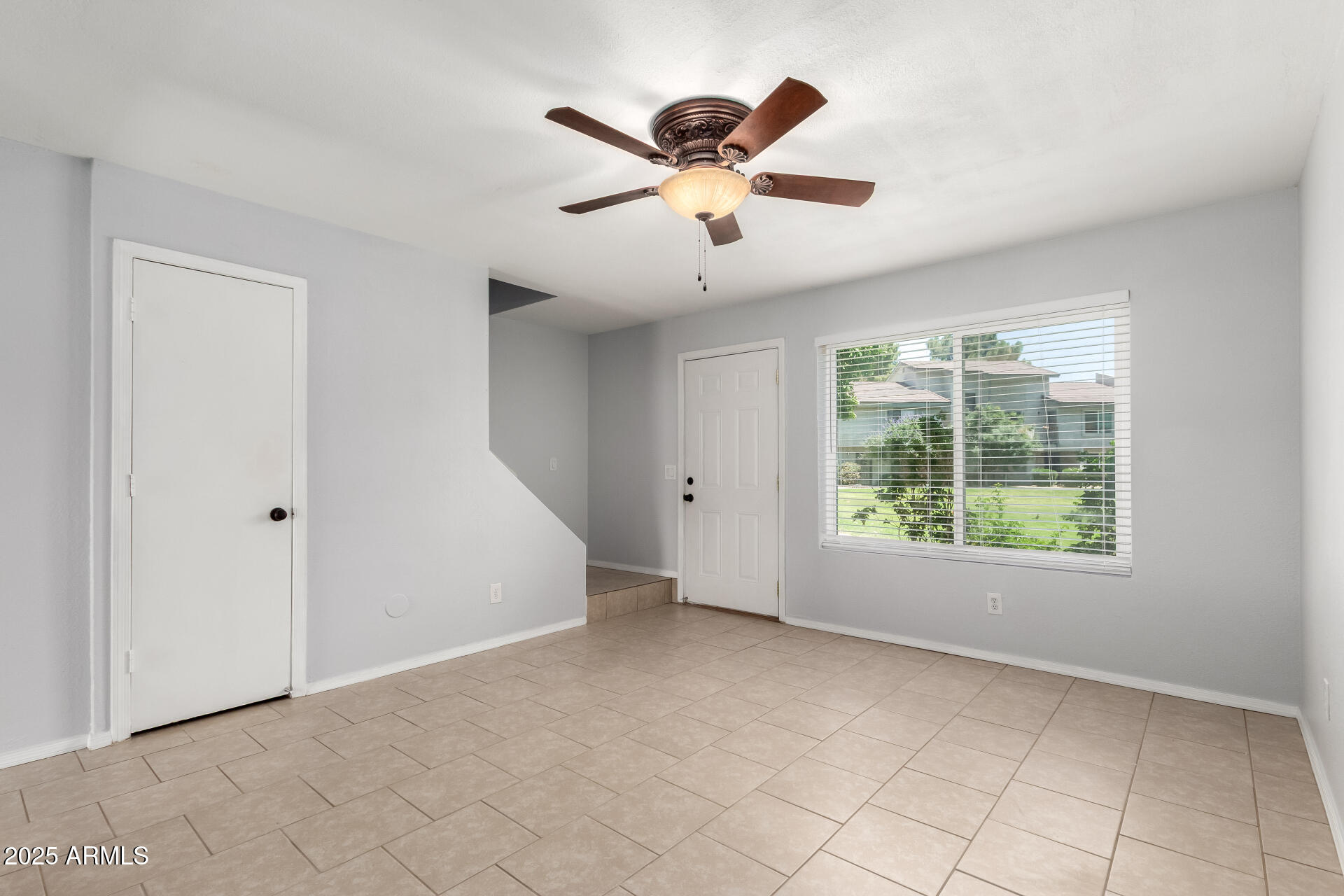 19601 N 7TH Street N, 1072