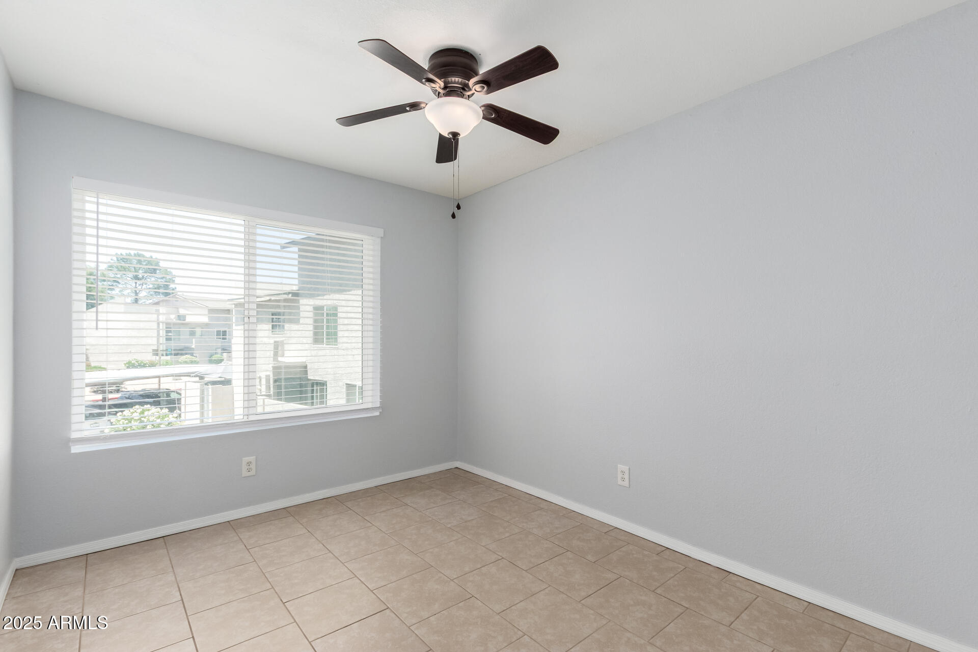 19601 N 7TH Street N, 1072