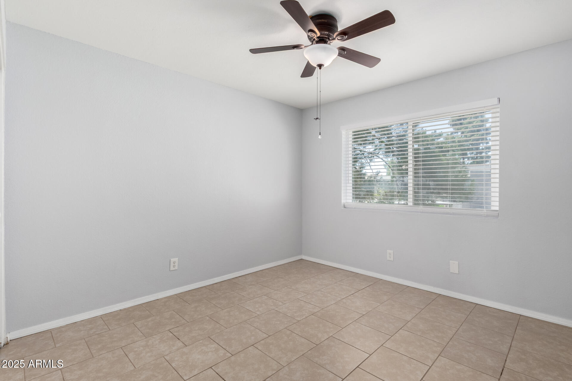 19601 N 7TH Street N, 1072