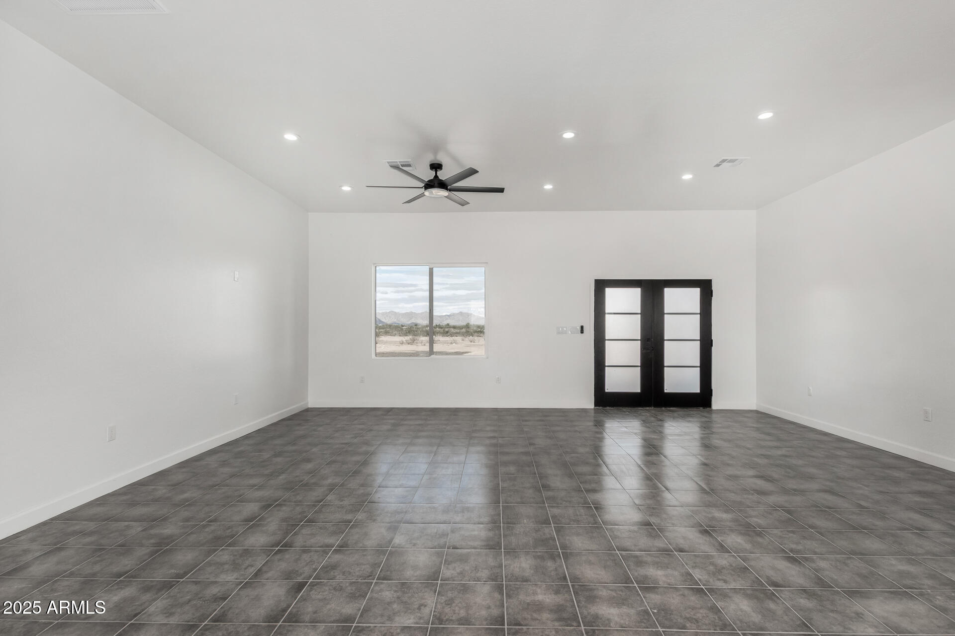 37459 W MISSOURI Avenue