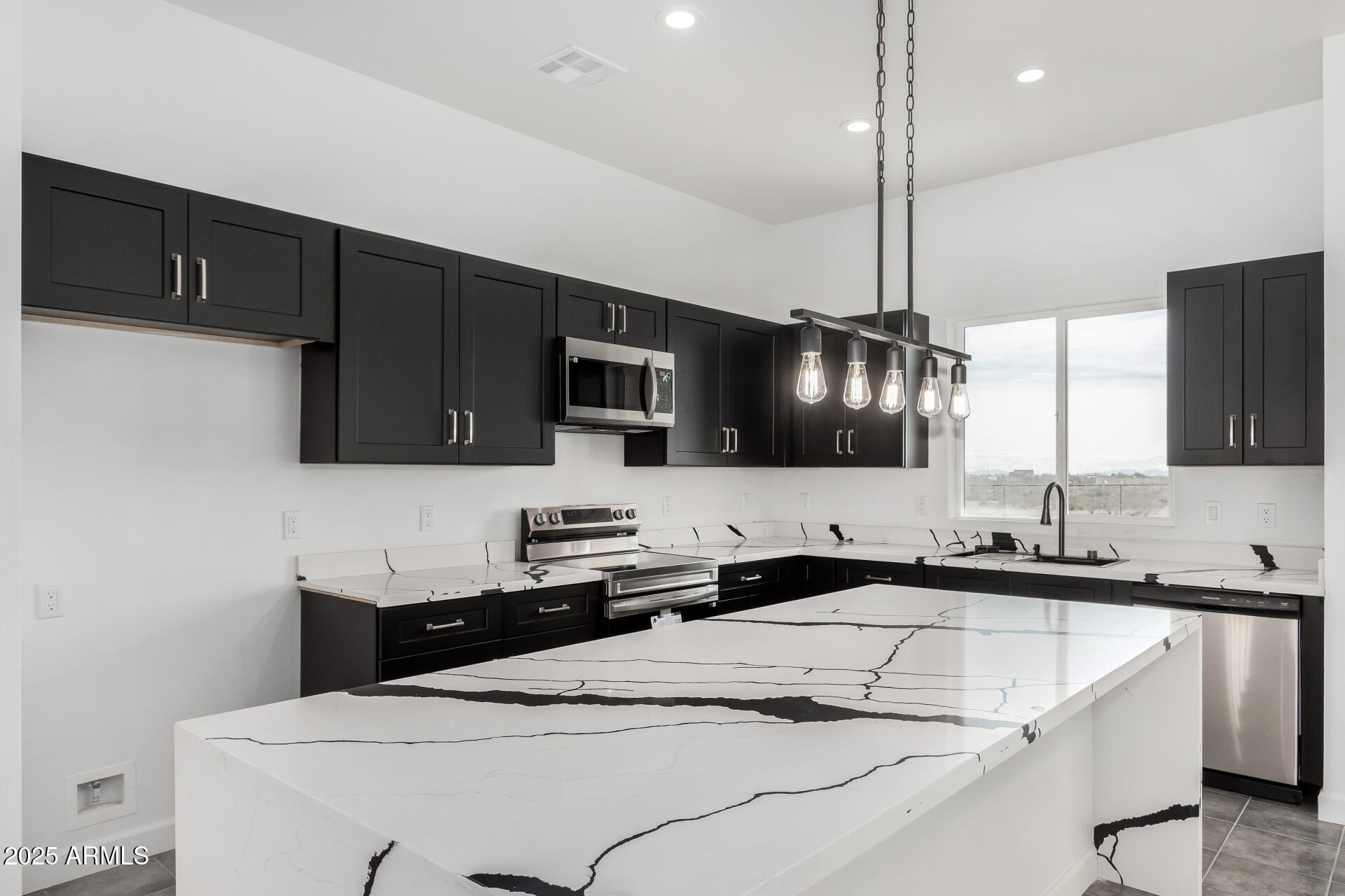 37459 W MISSOURI Avenue