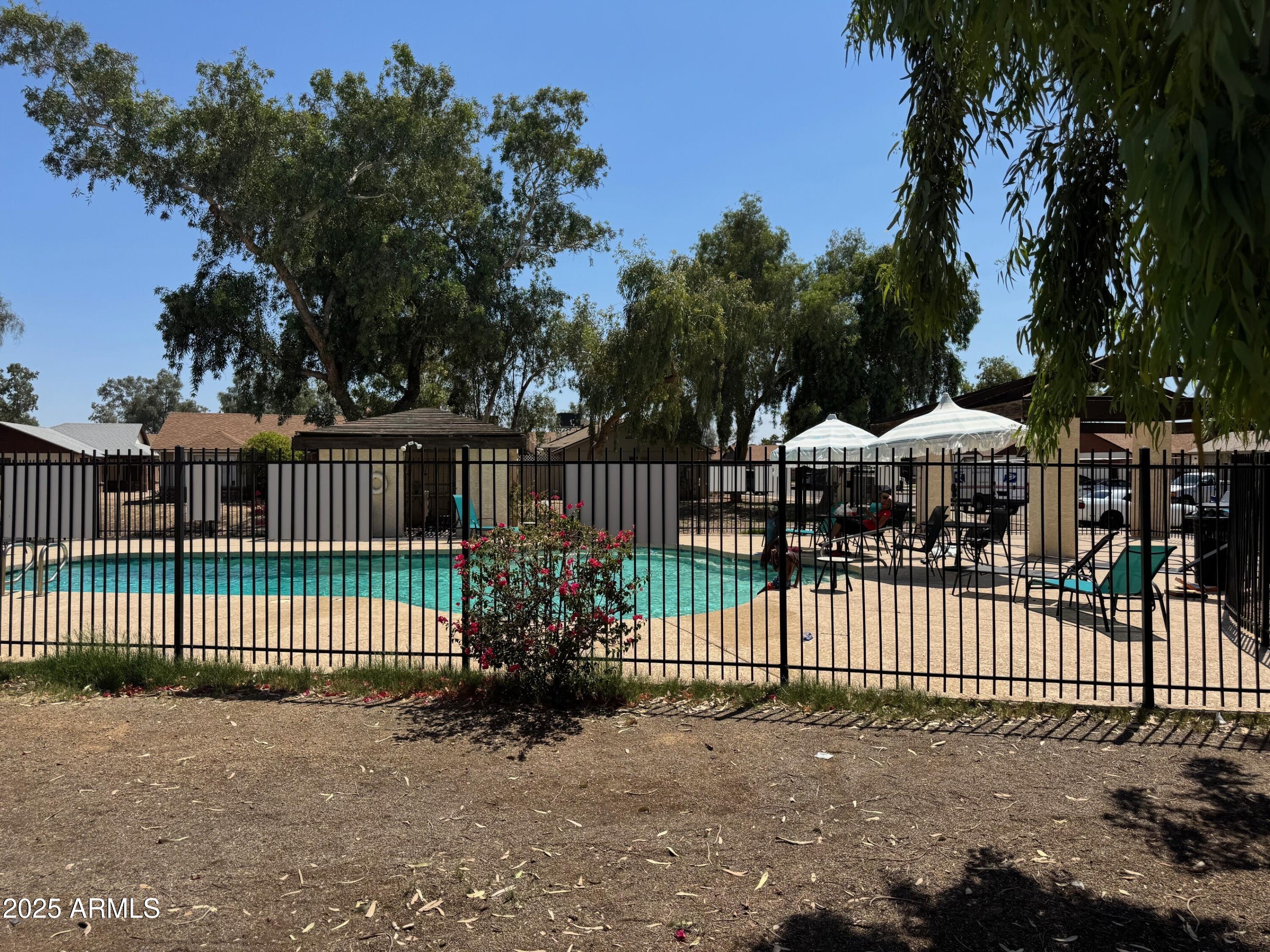 8520 W PALM Lane, 1054