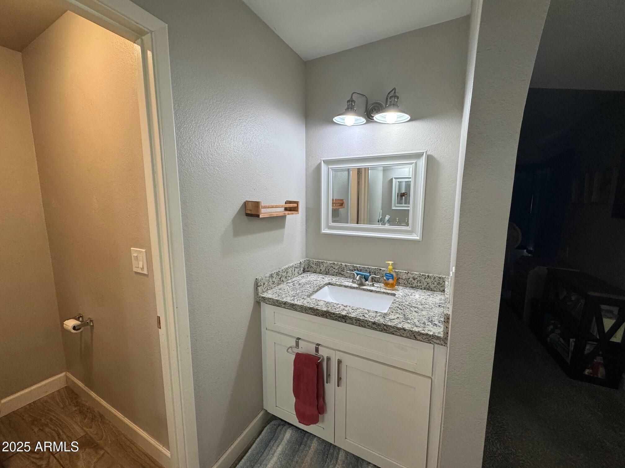 8520 W PALM Lane, 1054