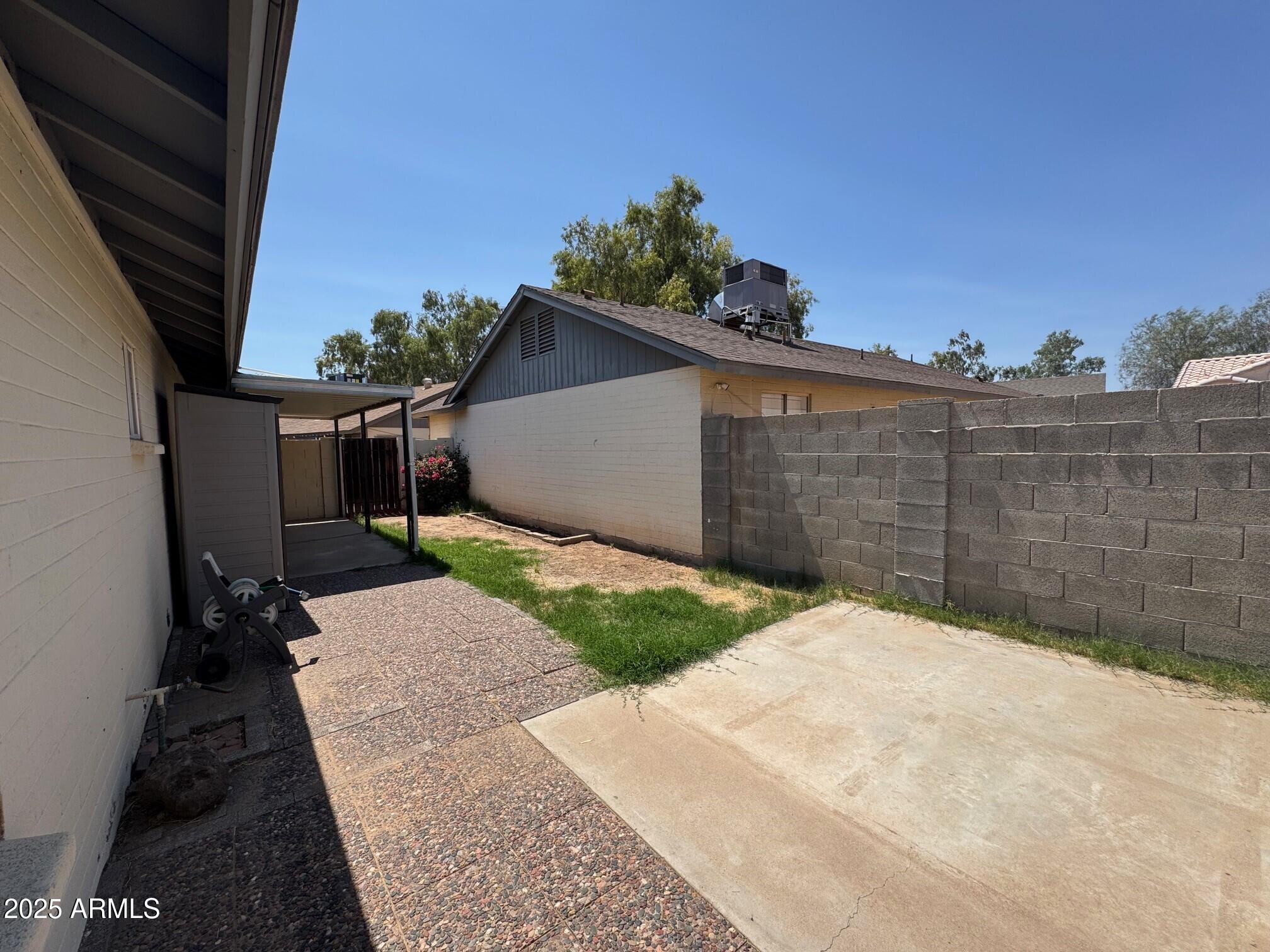 8520 W PALM Lane, 1054