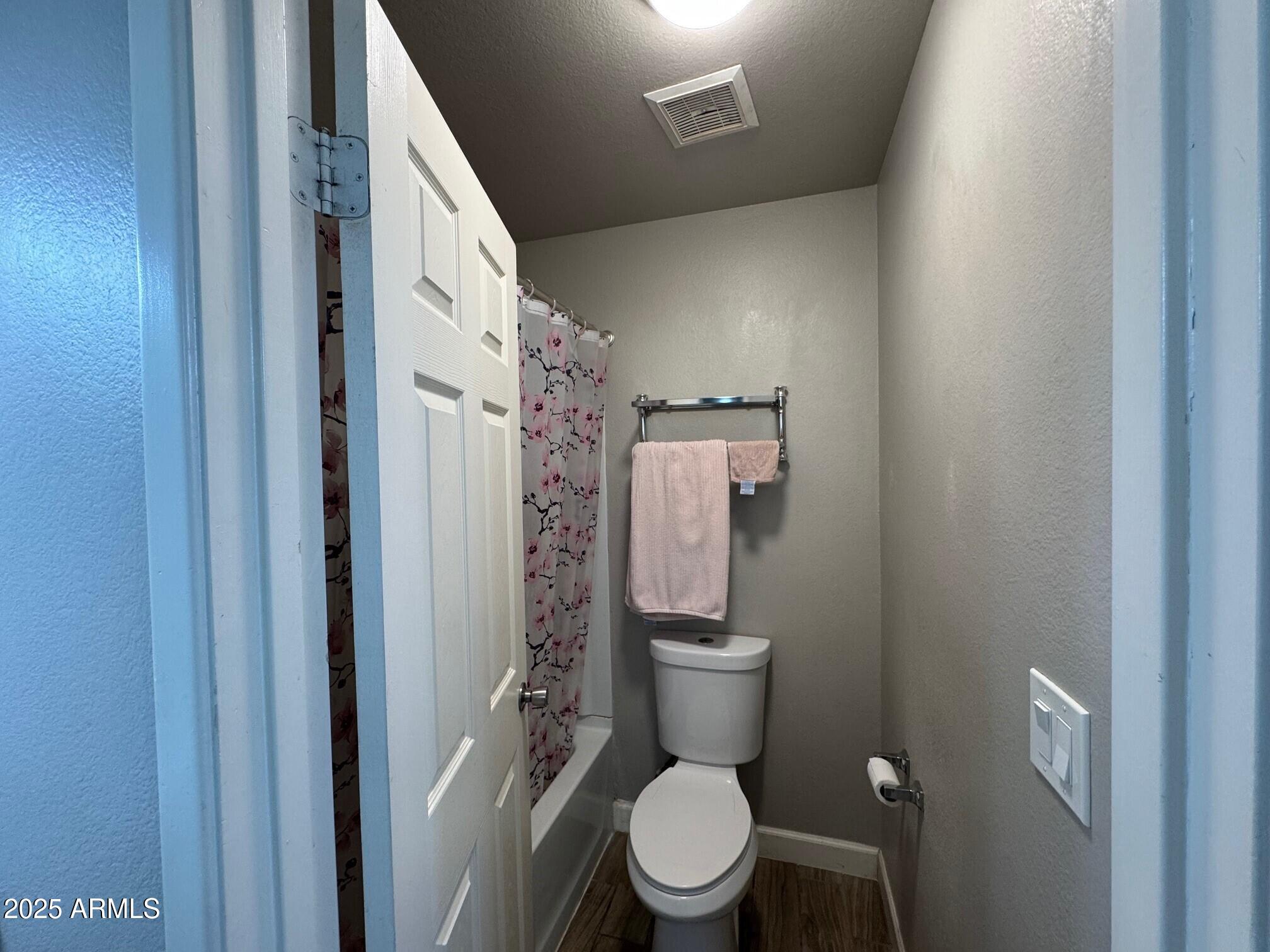 8520 W PALM Lane, 1054