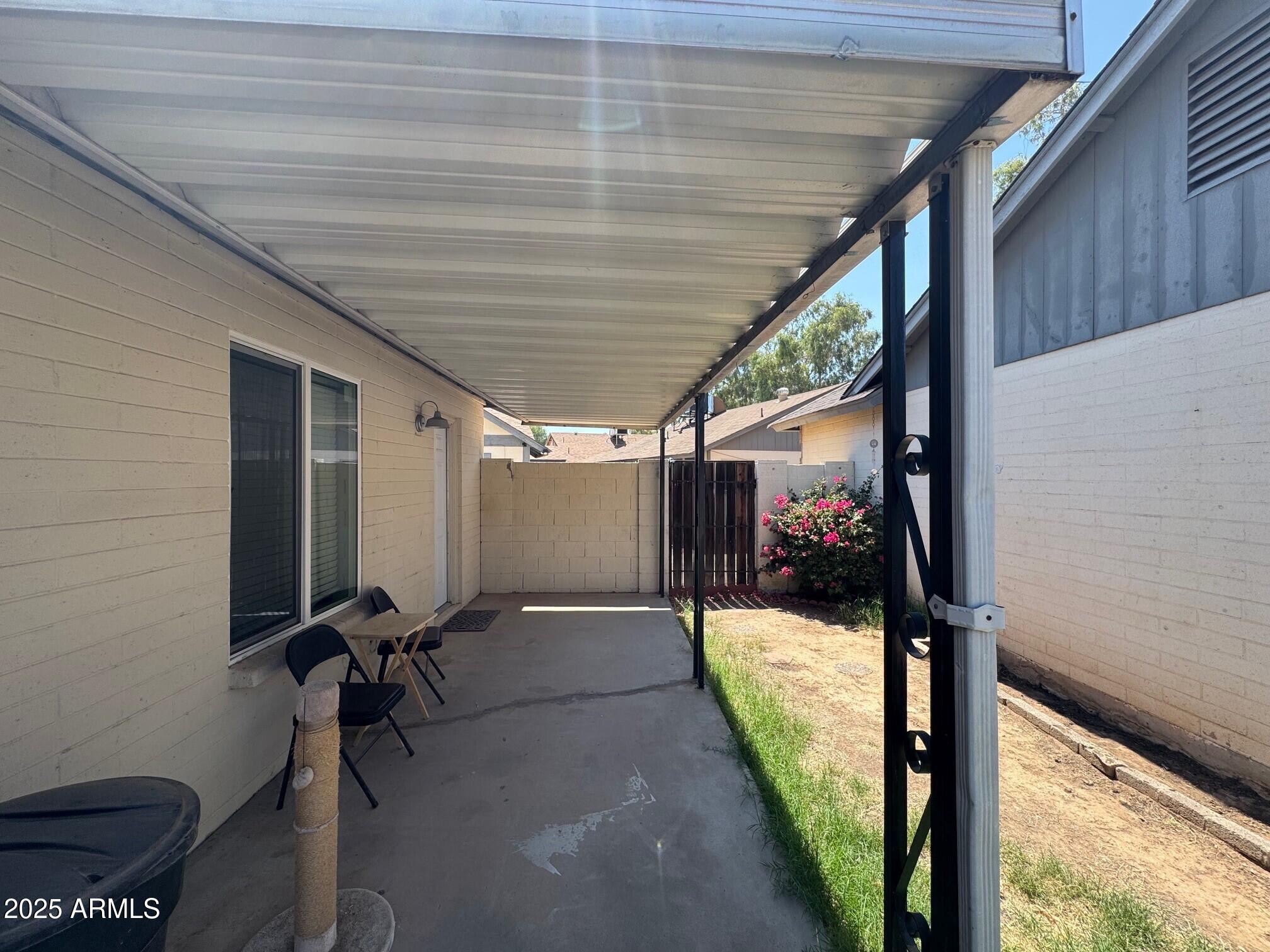 8520 W PALM Lane, 1054