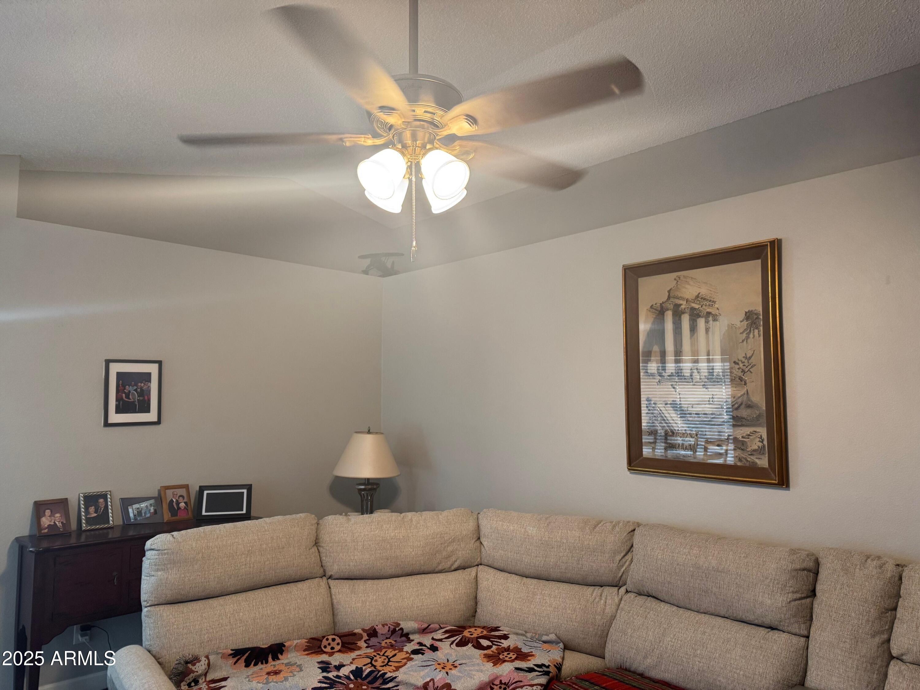 8520 W PALM Lane, 1054