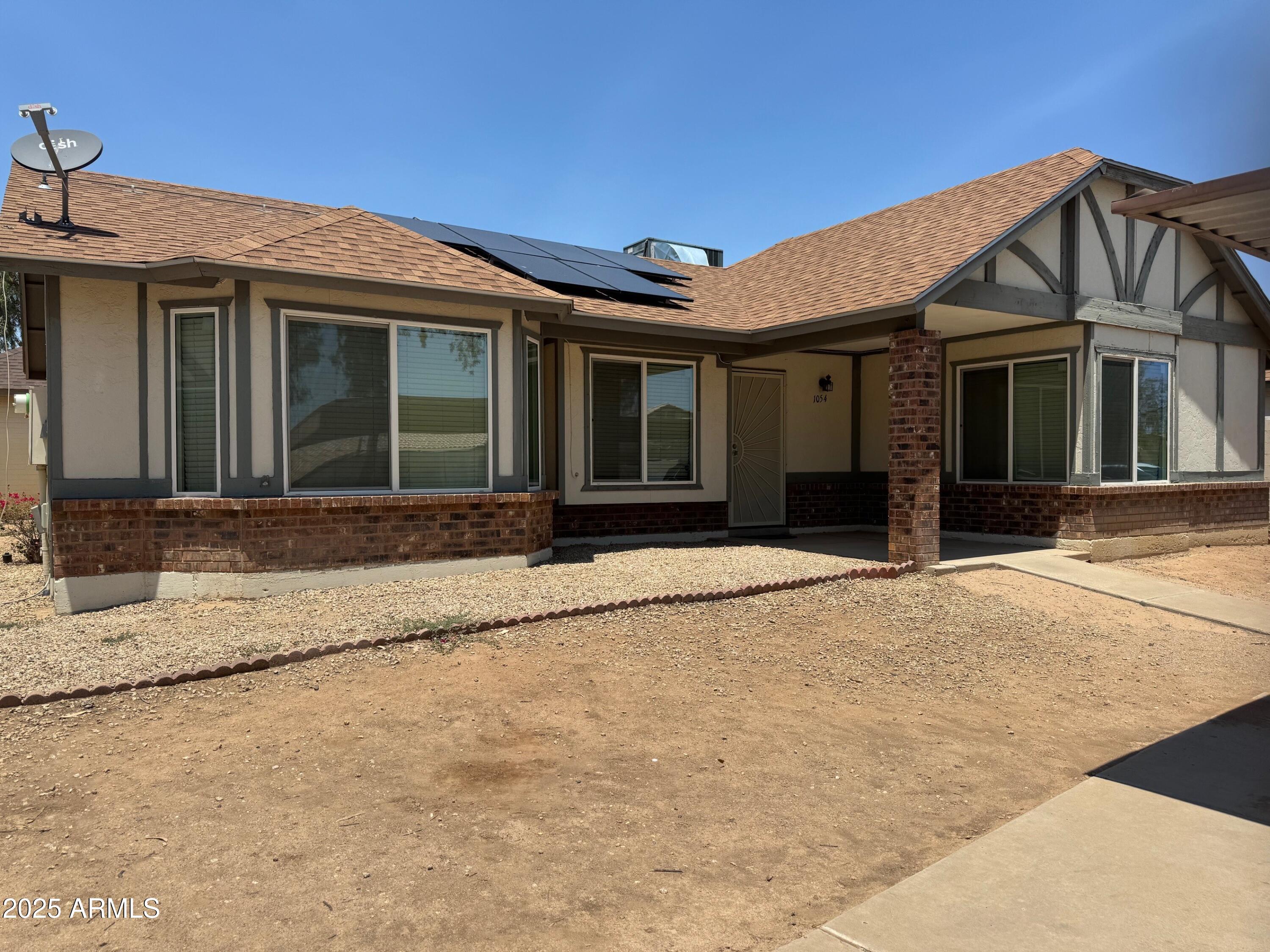 8520 W PALM Lane, 1054