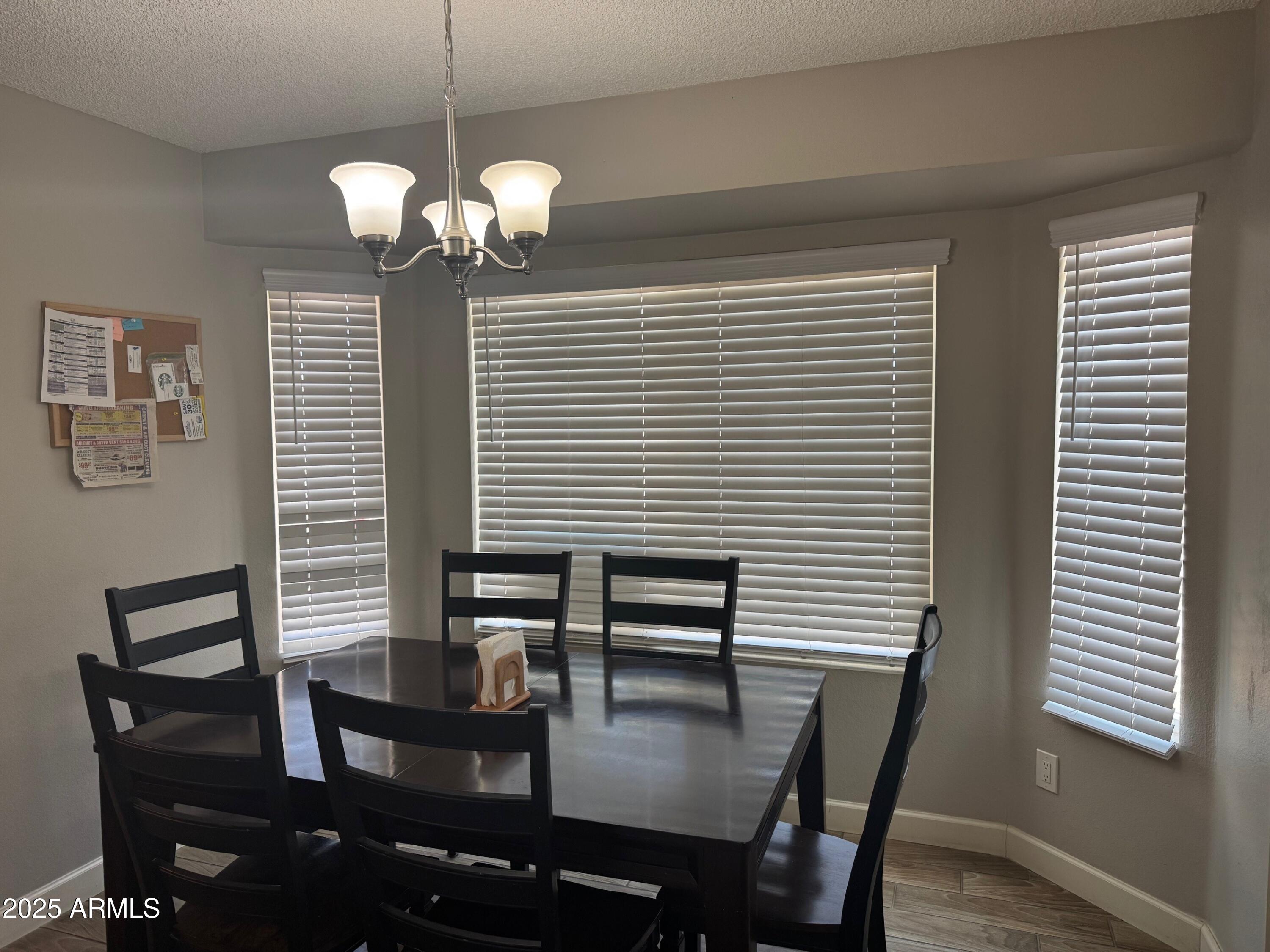8520 W PALM Lane, 1054