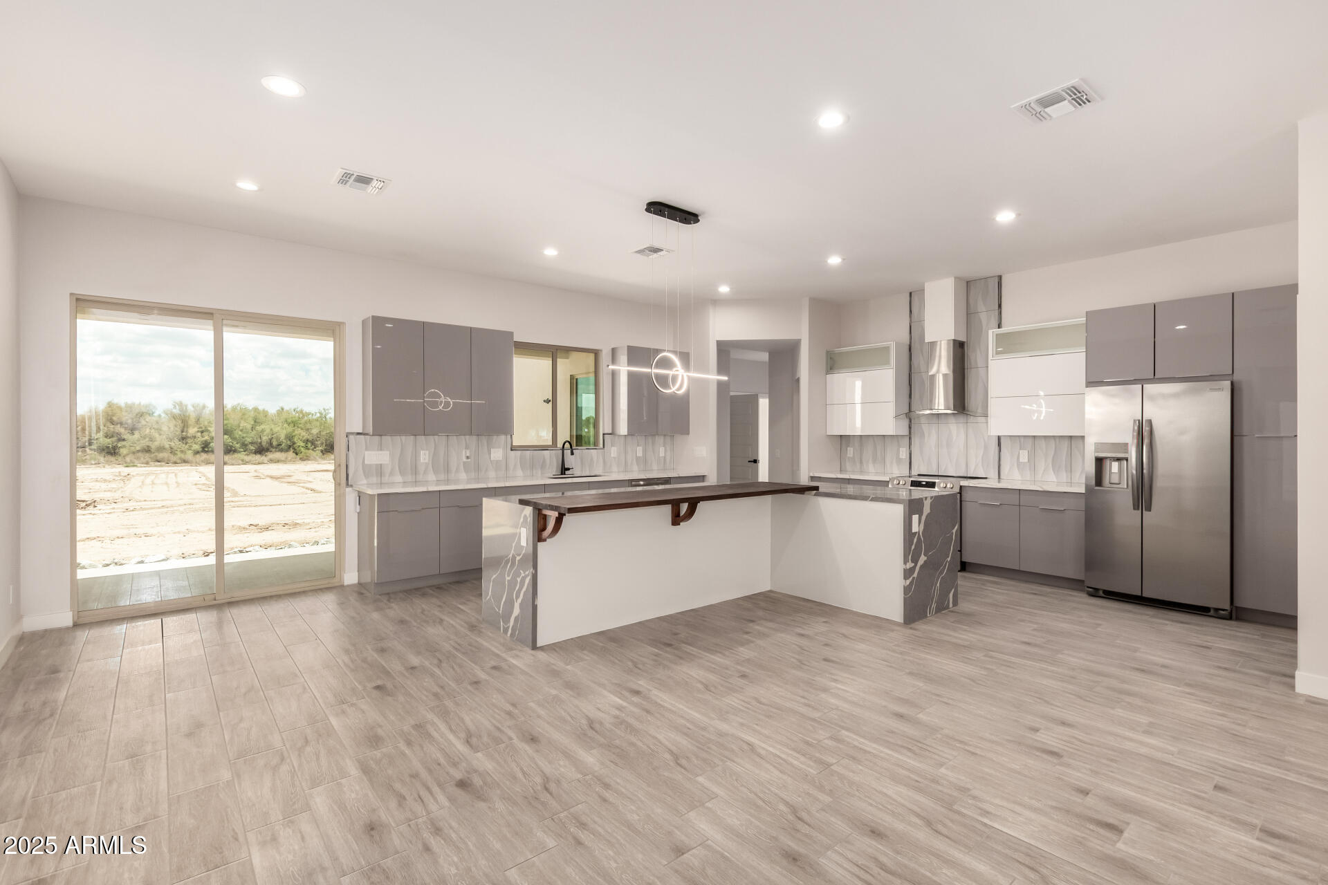 24825 W WESTERN STAR Boulevard