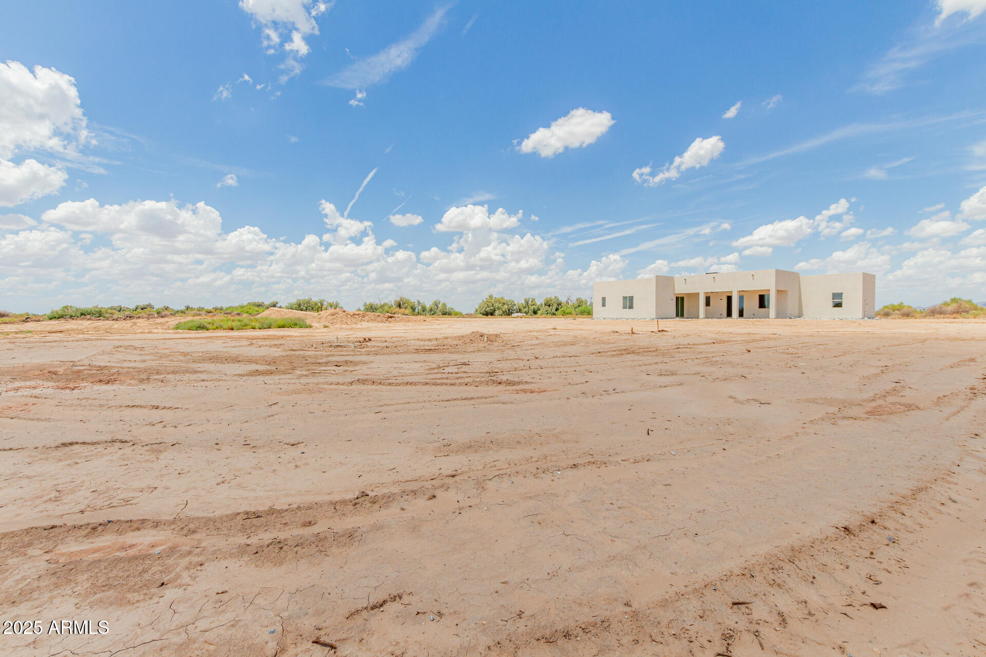 24825 W WESTERN STAR Boulevard