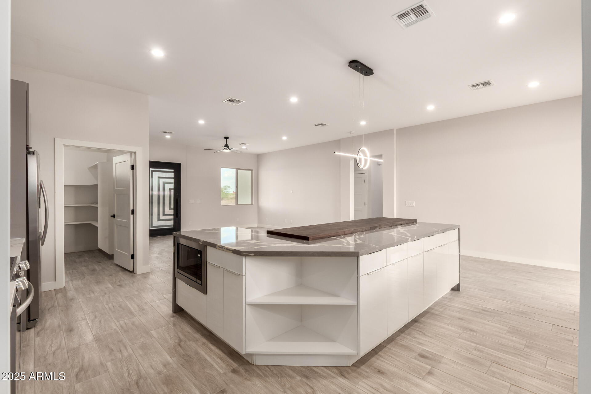 24825 W WESTERN STAR Boulevard