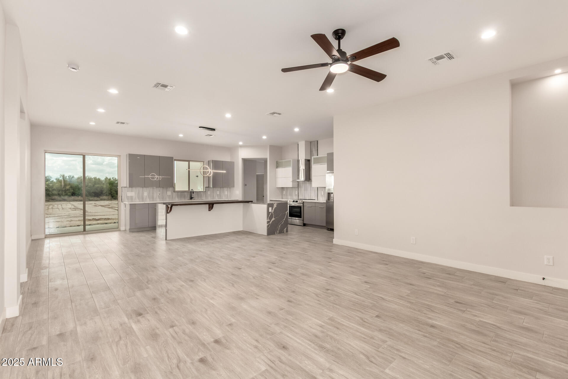 24825 W WESTERN STAR Boulevard