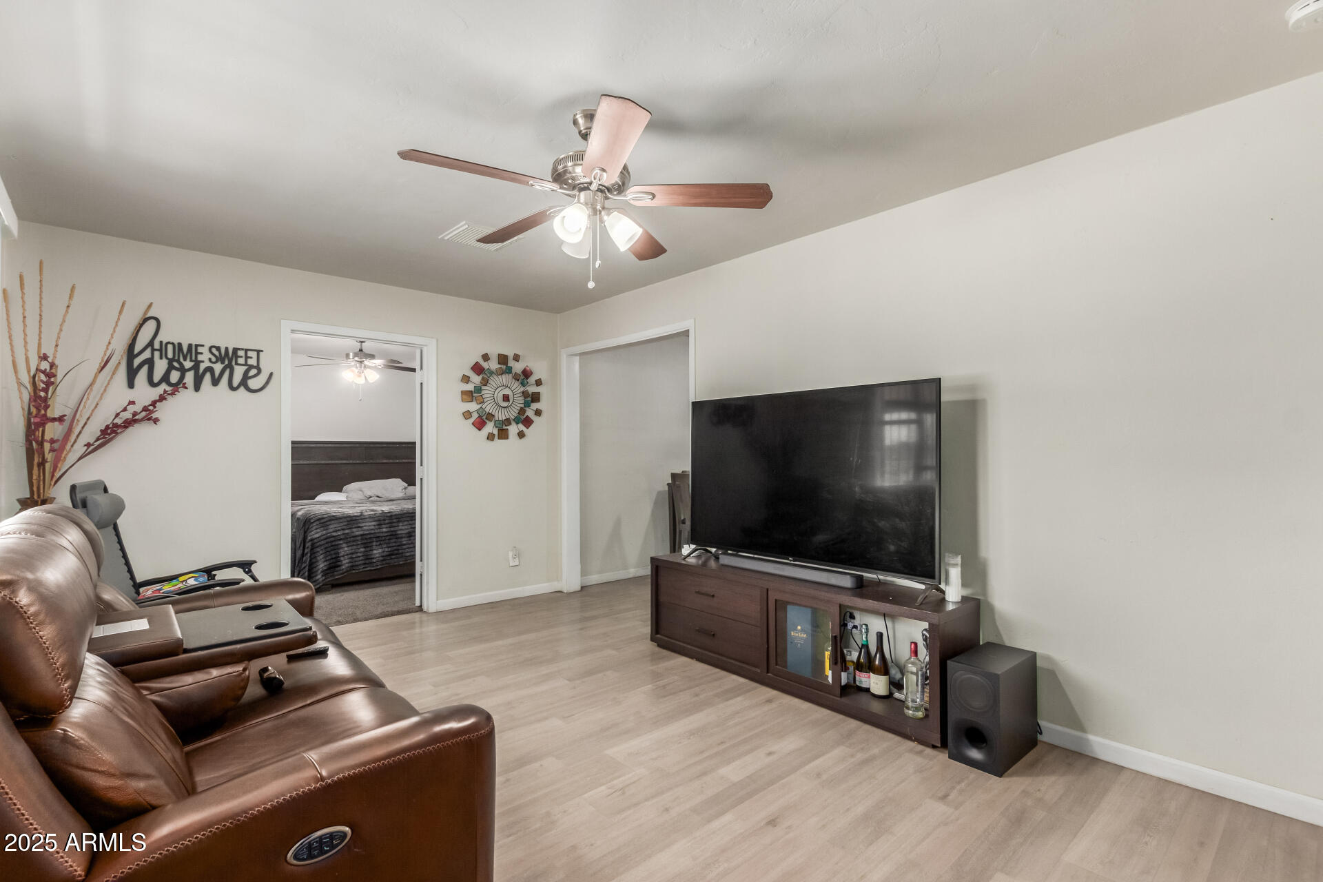 2752 W ROYAL PALM Road