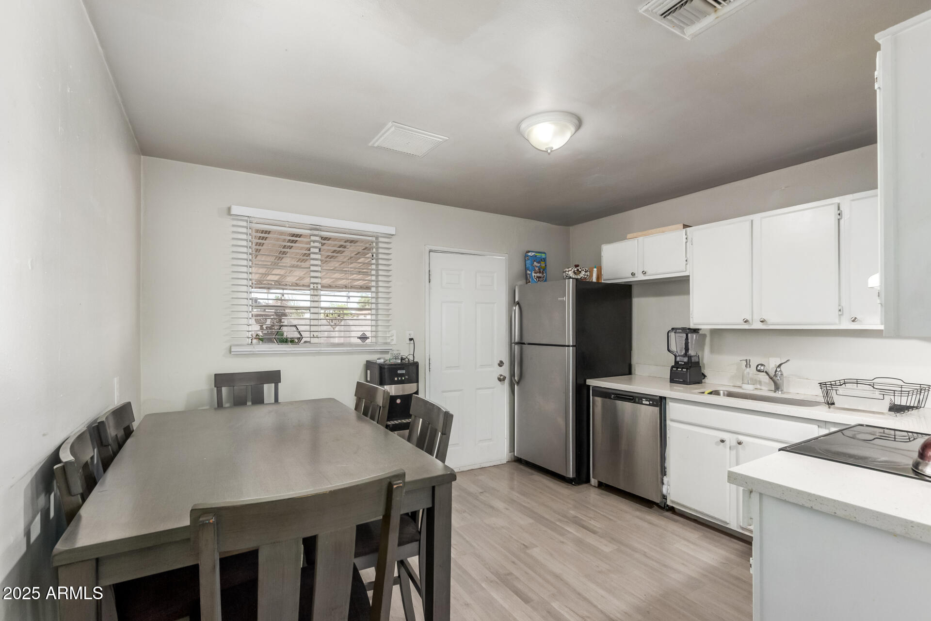 2752 W ROYAL PALM Road