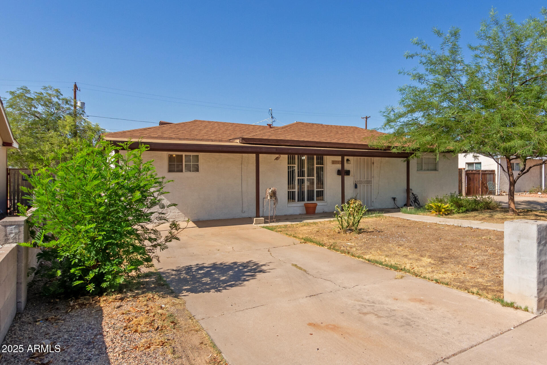 2752 W ROYAL PALM Road