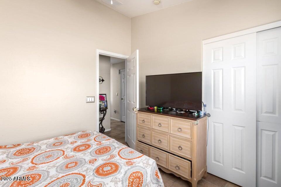 24819 W WAYLAND Drive