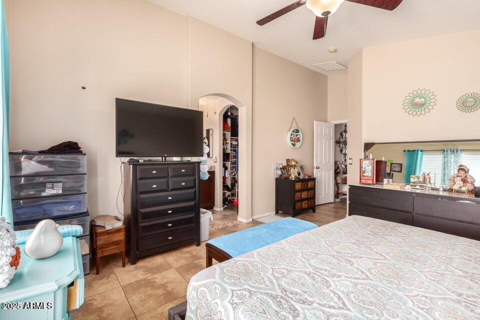 24819 W WAYLAND Drive