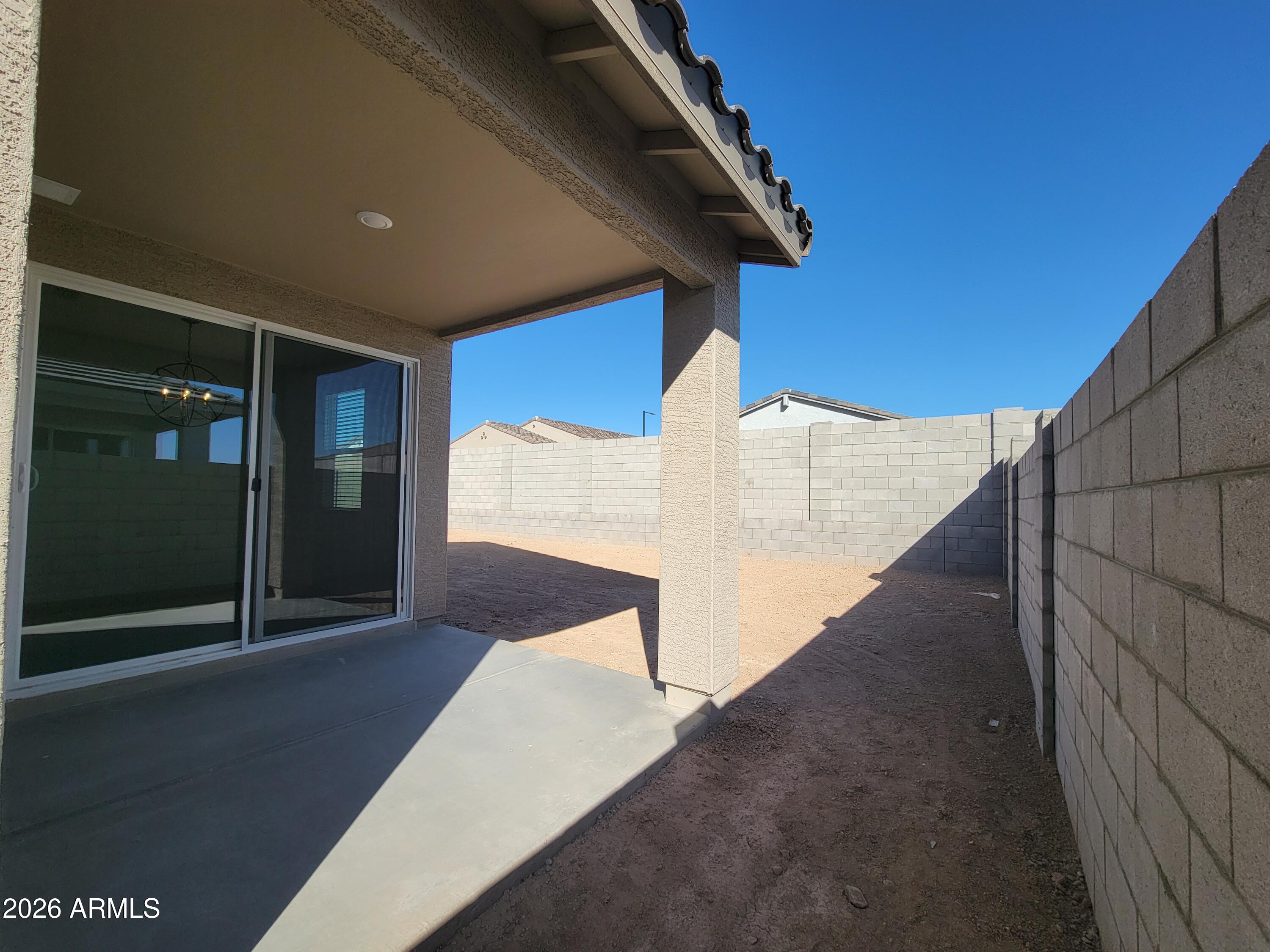 24590 W CHAMBERS Street