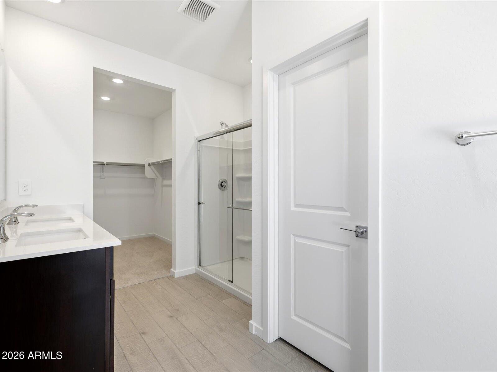 24590 W CHAMBERS Street