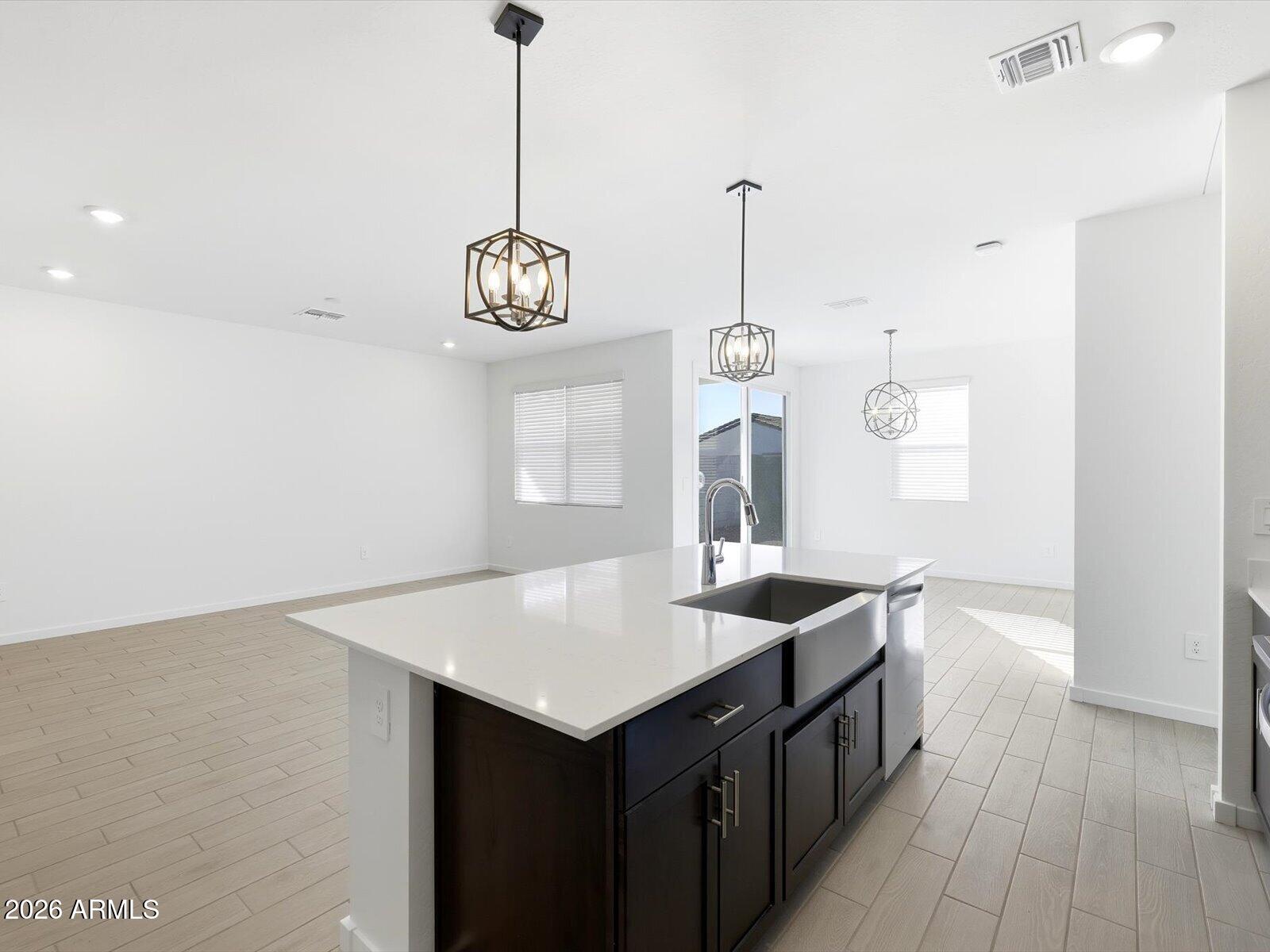 24590 W CHAMBERS Street