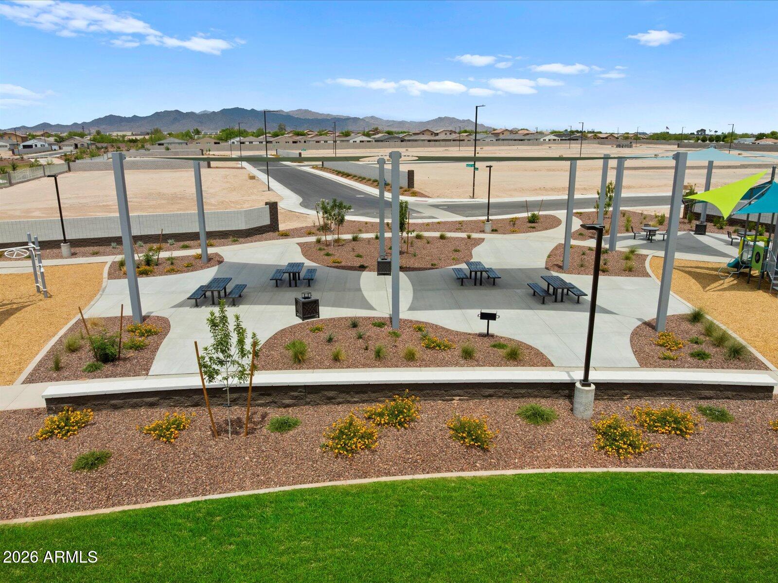 24590 W CHAMBERS Street