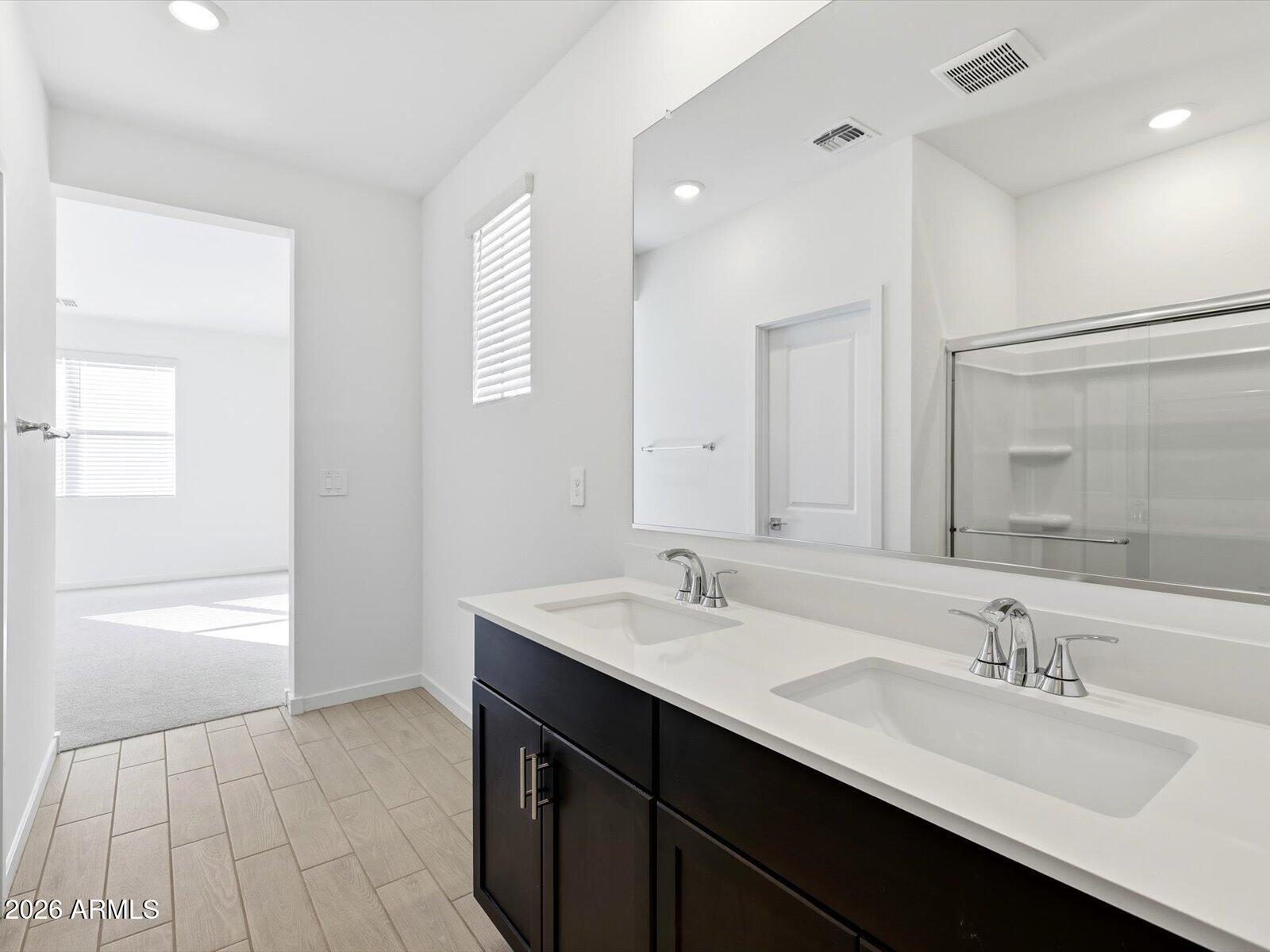 24590 W CHAMBERS Street