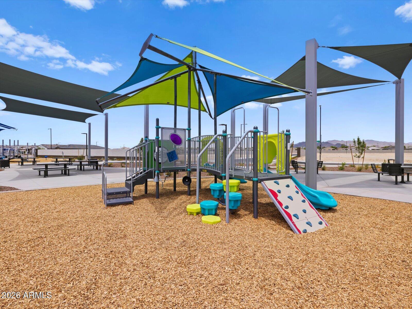 24590 W CHAMBERS Street