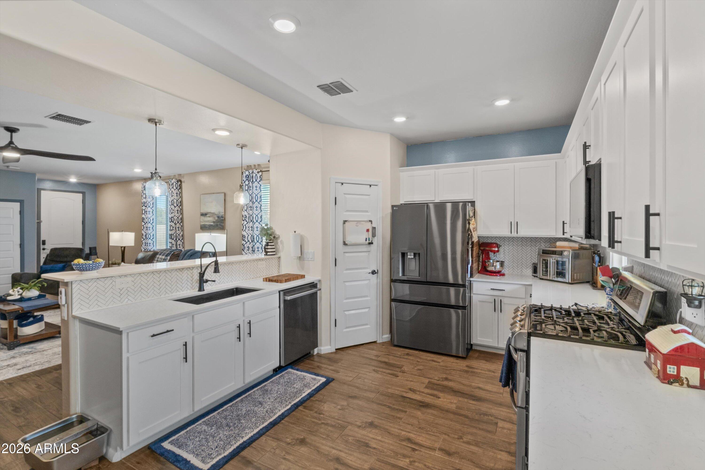 19721 W WASHINGTON Street