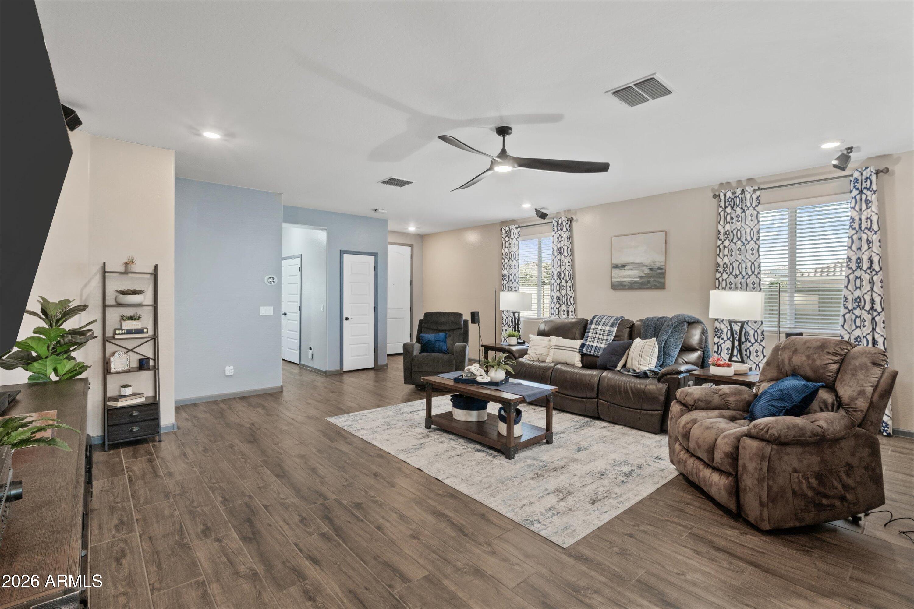 19721 W WASHINGTON Street