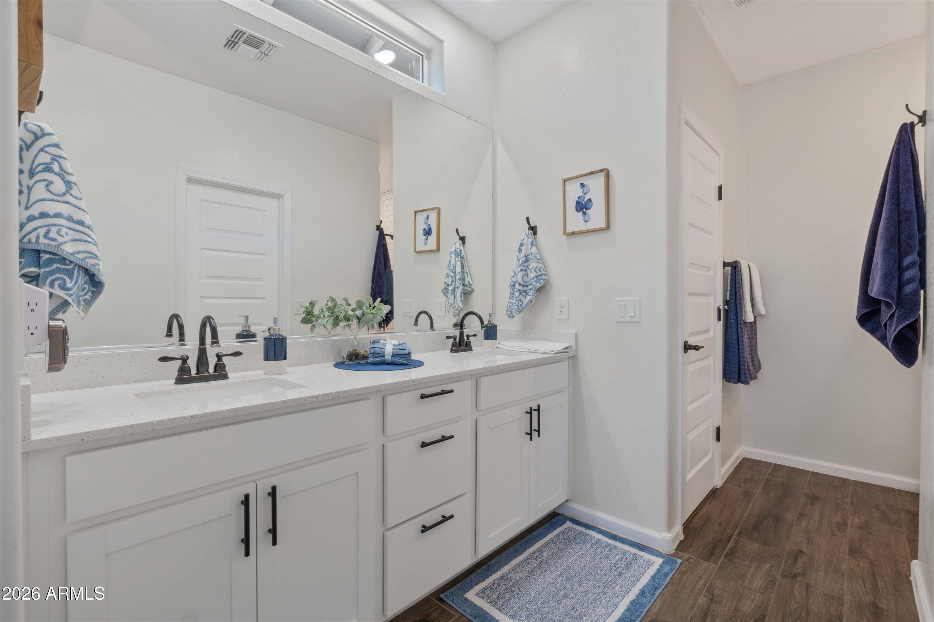 19721 W WASHINGTON Street