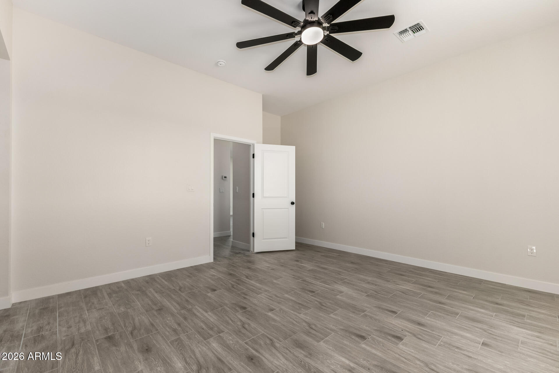 37277 W HILTON Avenue