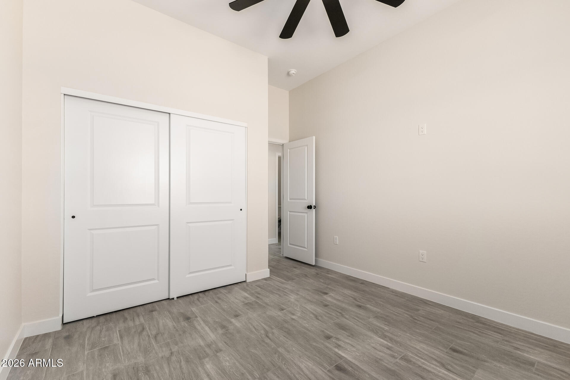 37277 W HILTON Avenue