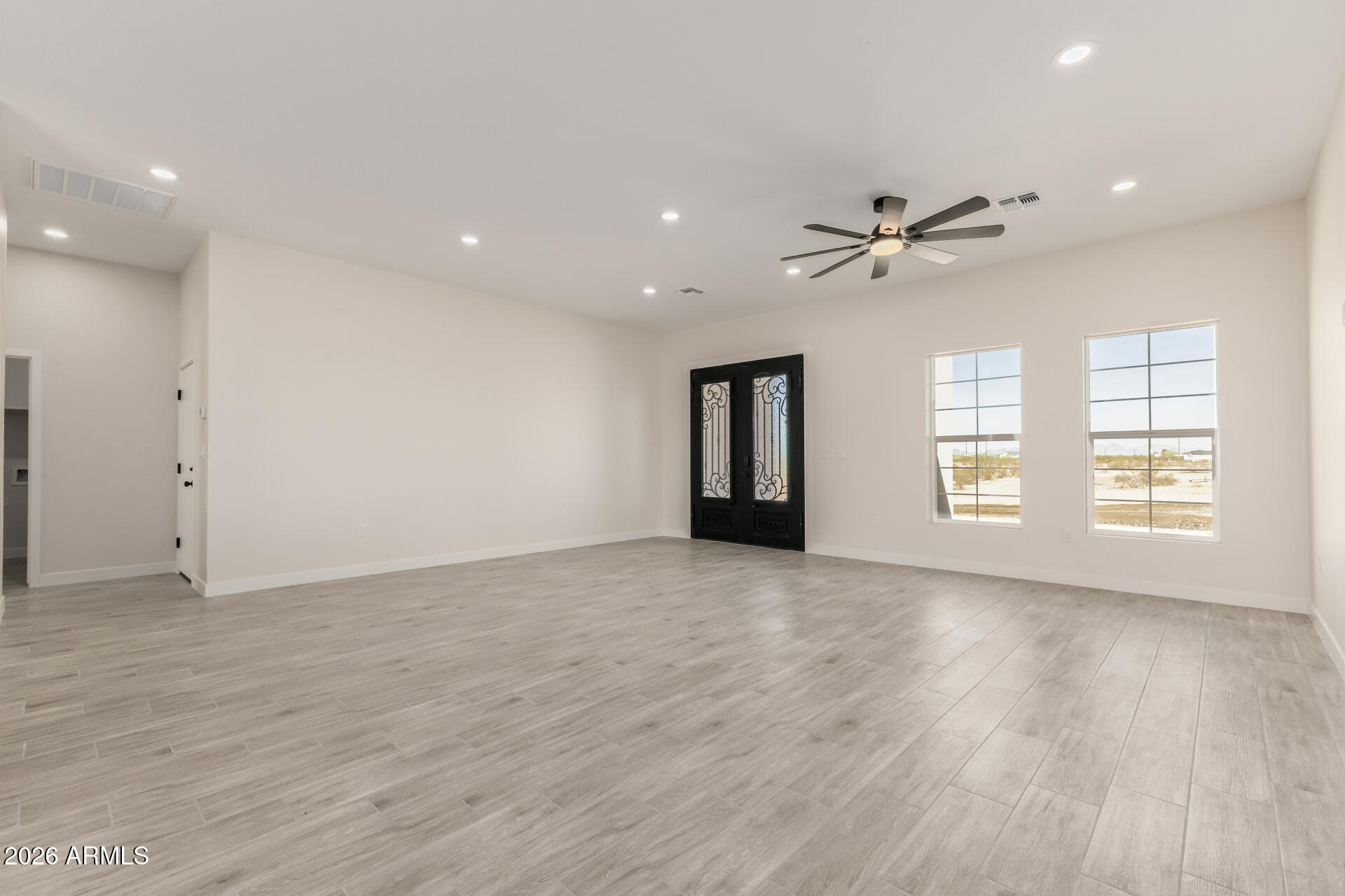 37277 W HILTON Avenue