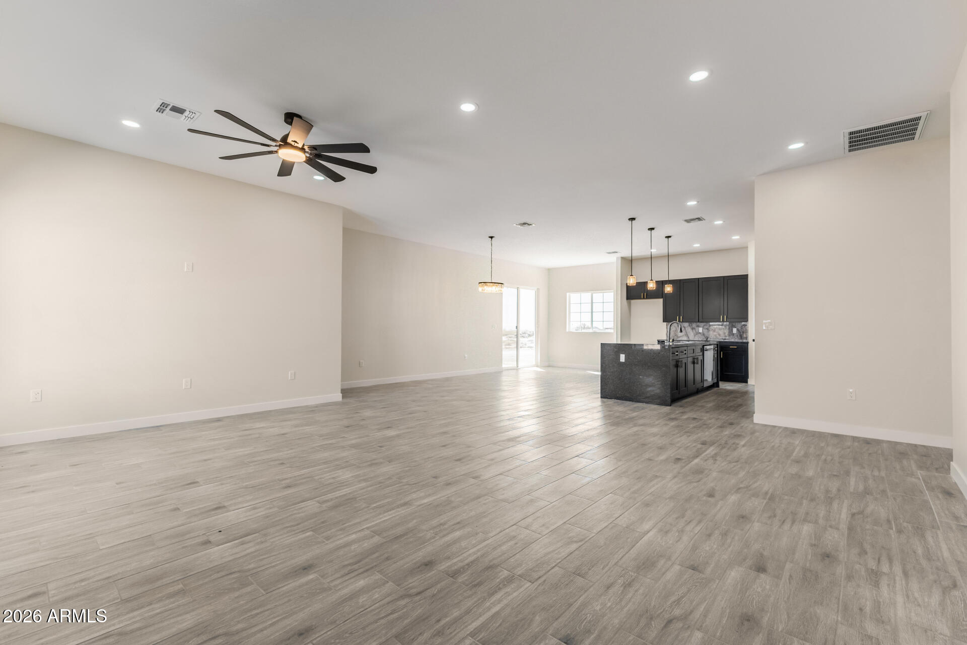 37277 W HILTON Avenue