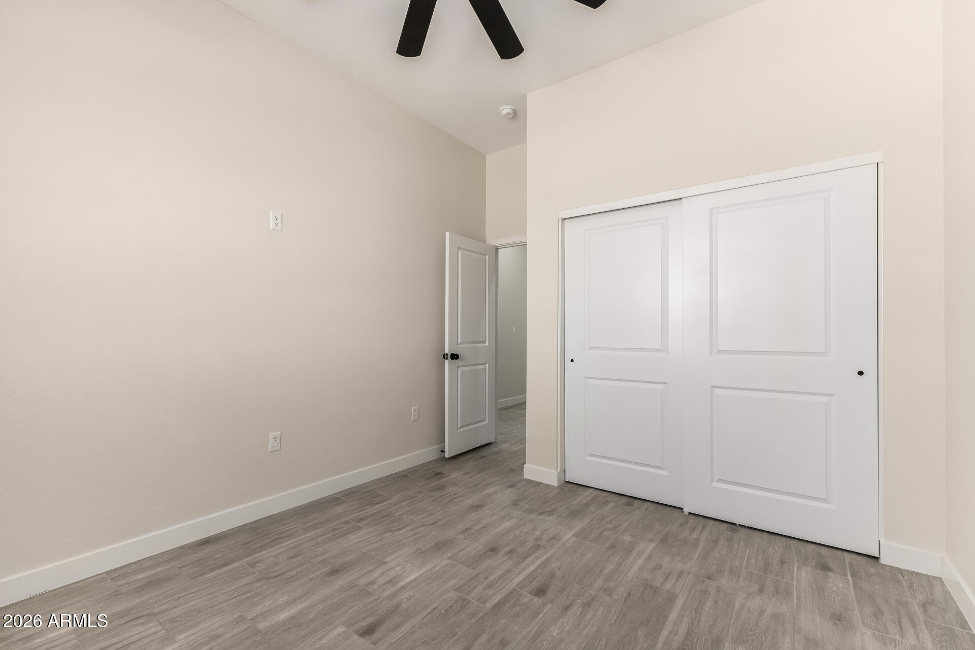 37277 W HILTON Avenue