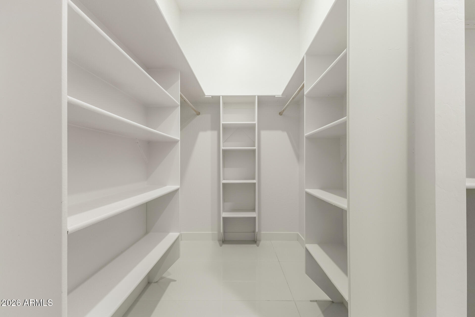 37277 W HILTON Avenue