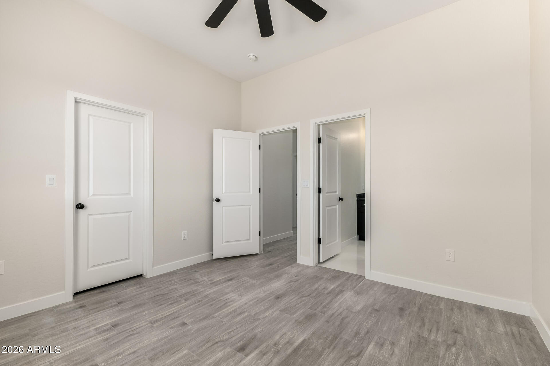 37277 W HILTON Avenue