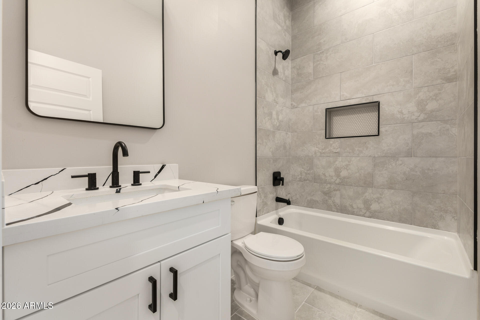 37289 W HILTON Avenue