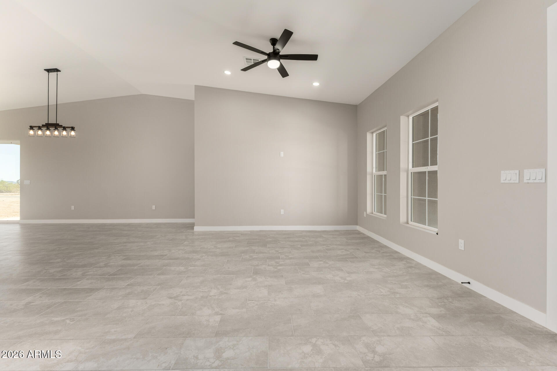 37289 W HILTON Avenue