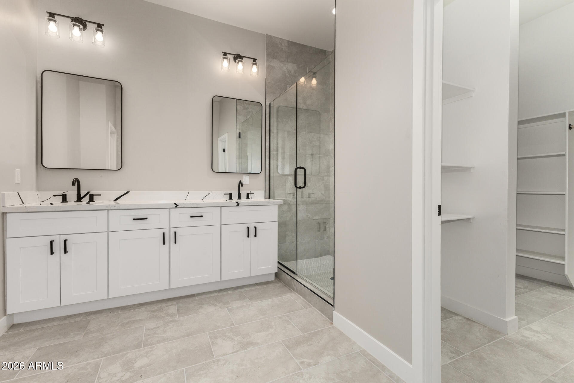 37289 W HILTON Avenue