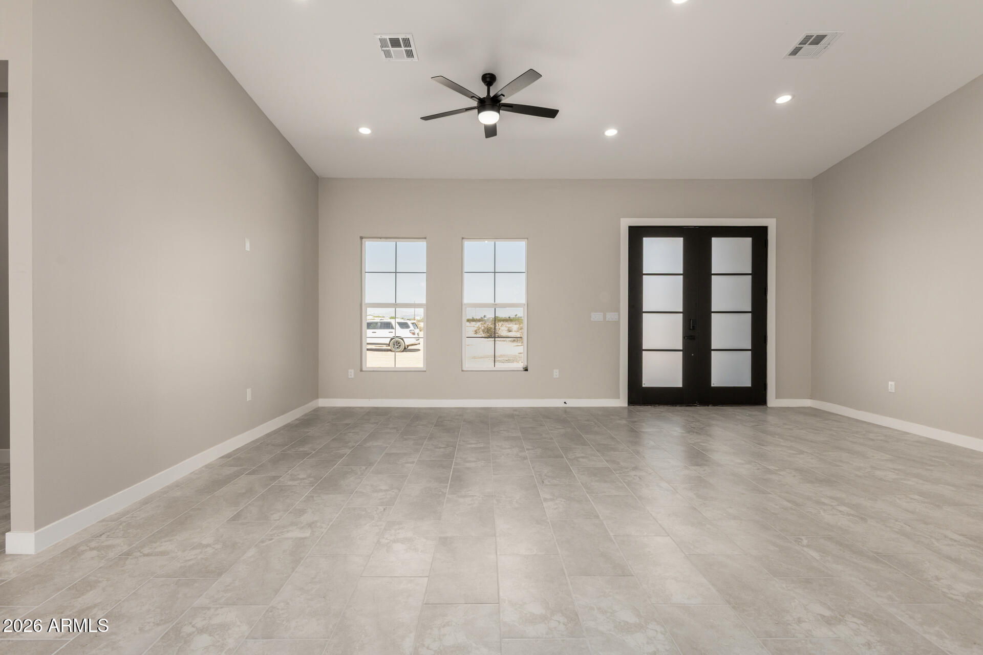 37289 W HILTON Avenue