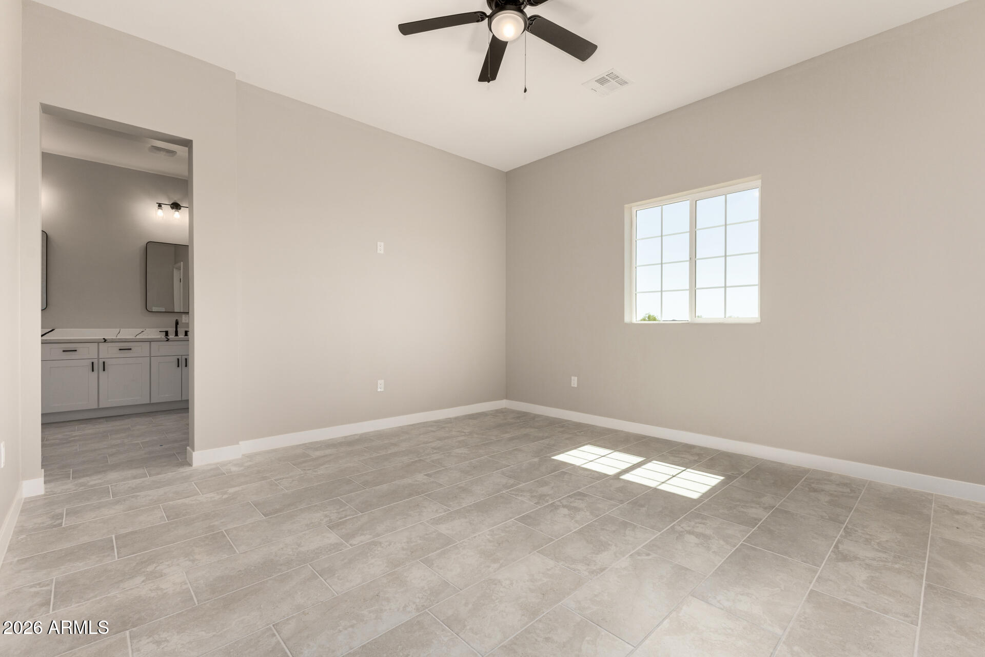 37289 W HILTON Avenue