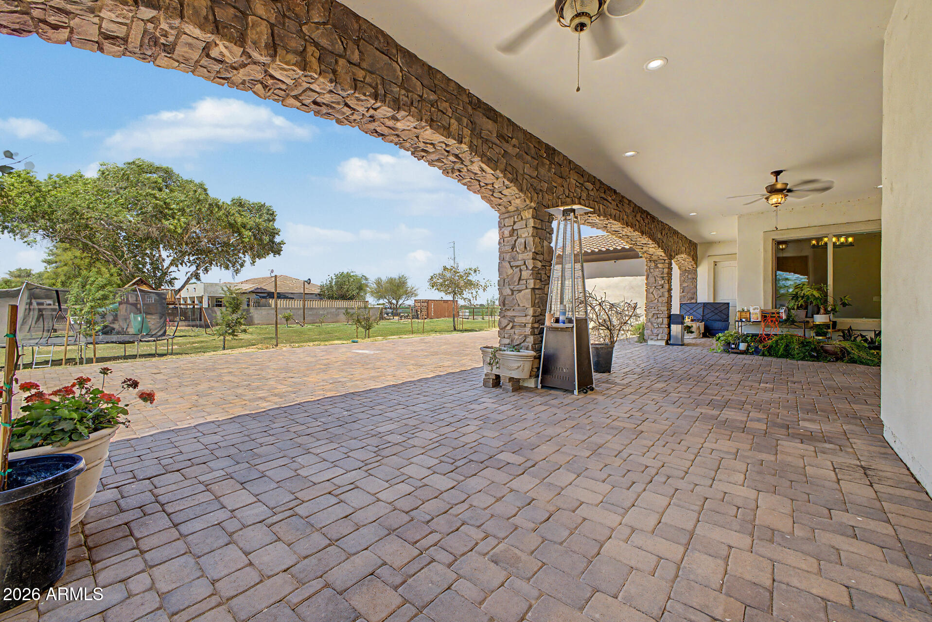22516 W SOUTH MOUNTAIN Avenue