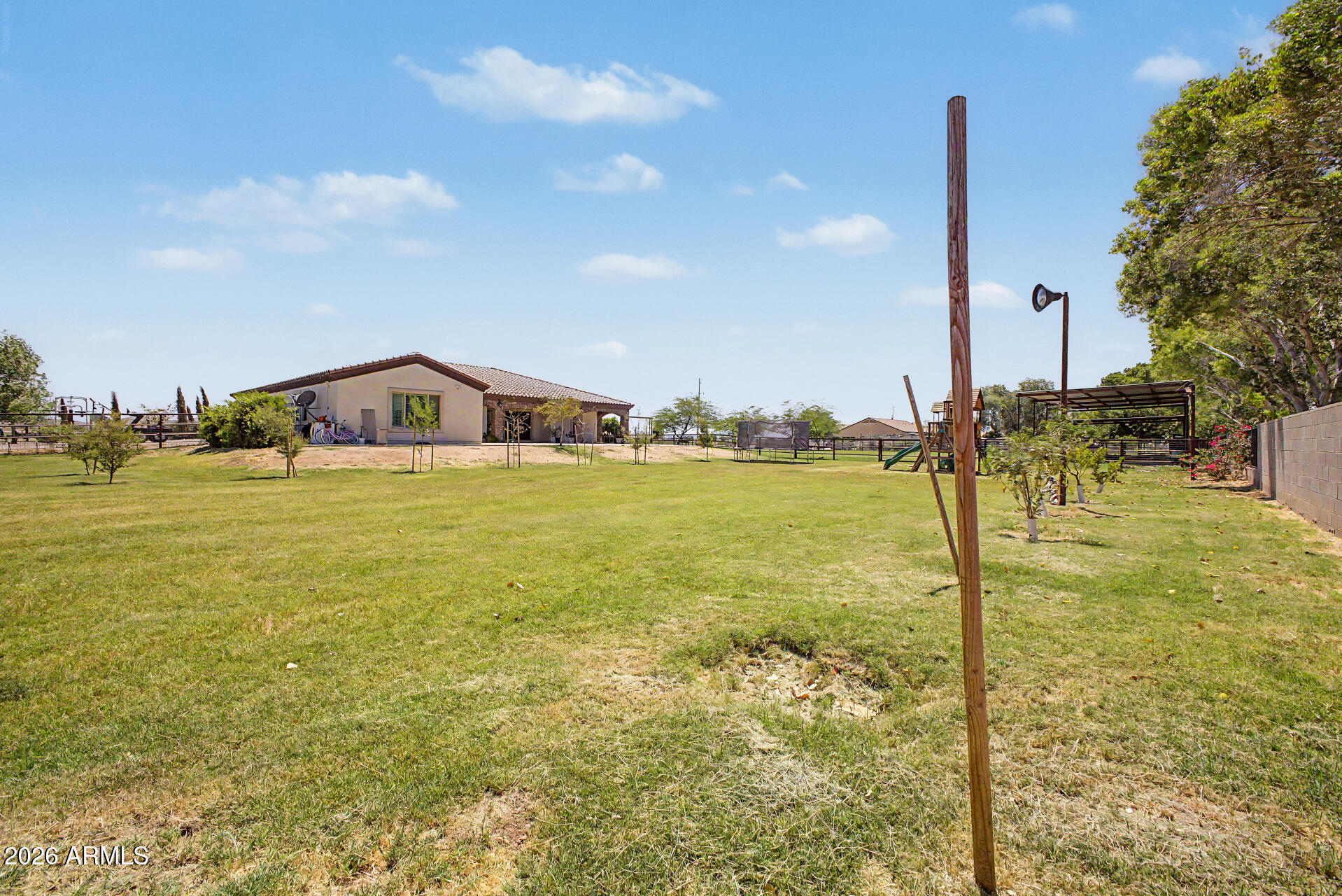 22516 W SOUTH MOUNTAIN Avenue