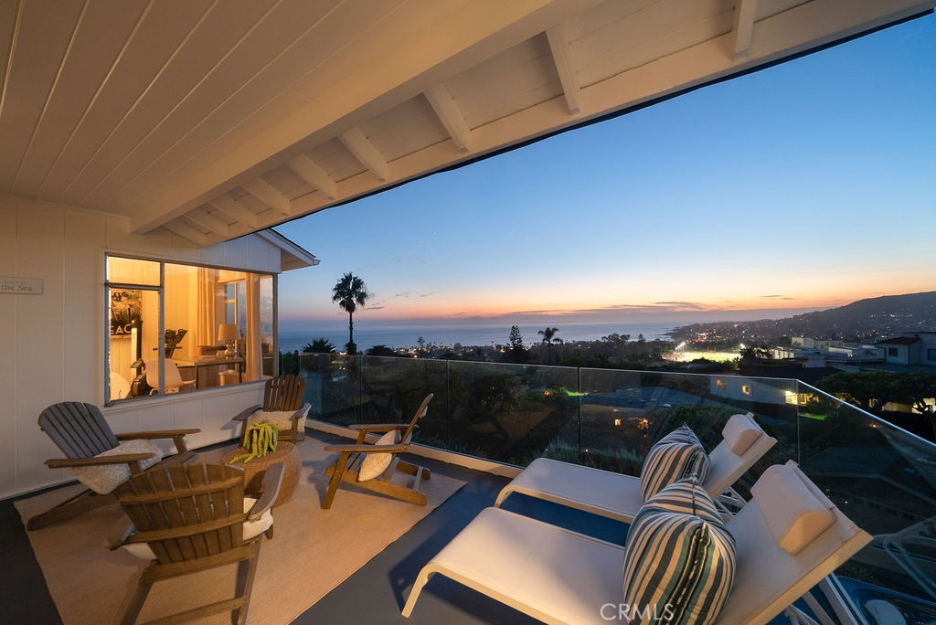 933 Coast View