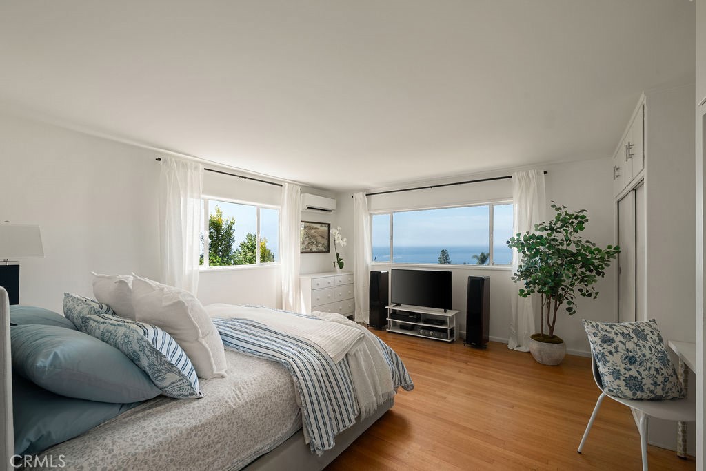 933 Coast View